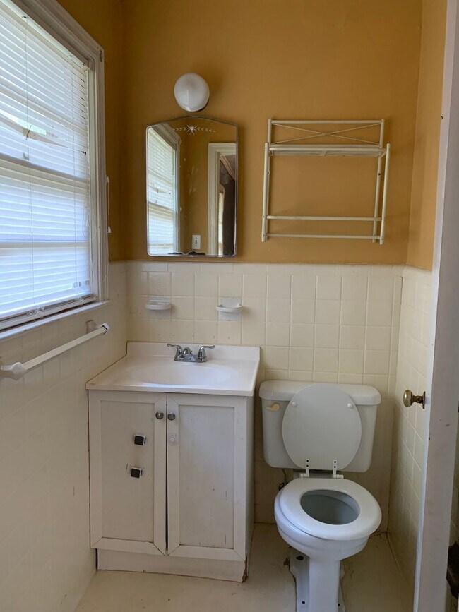 Building Photo - 307 Rosedale Pl