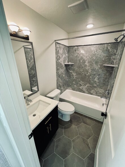 Primary Photo - 532 E 500 S