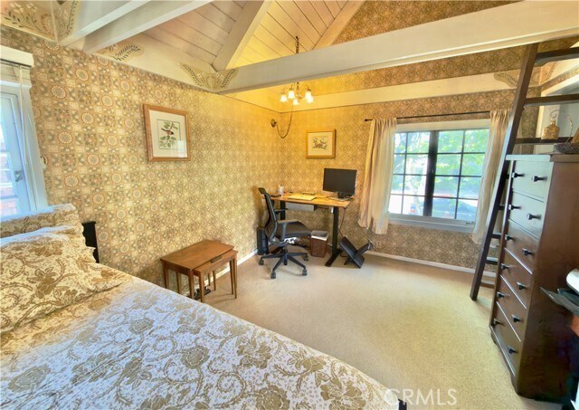 Building Photo - 327 Aster St