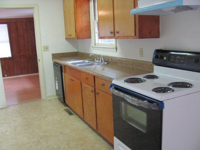 Building Photo - 222 Cuttino Rd