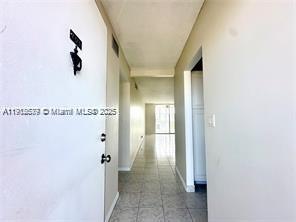 Building Photo - 320 NE 12th Ave