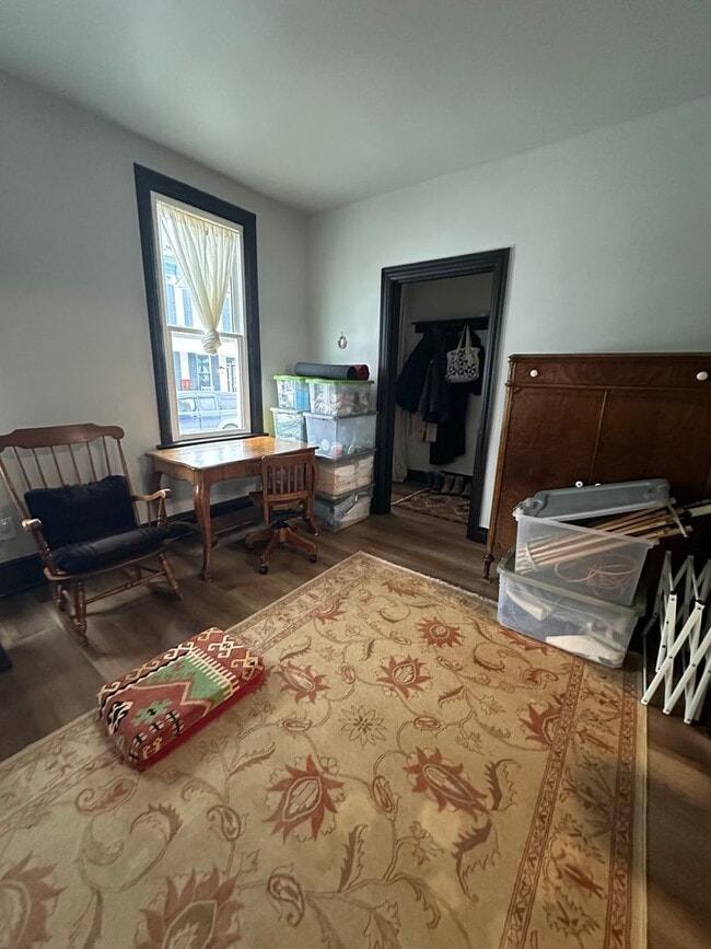 Building Photo - Lebanon City 3 bed- small dog allowed