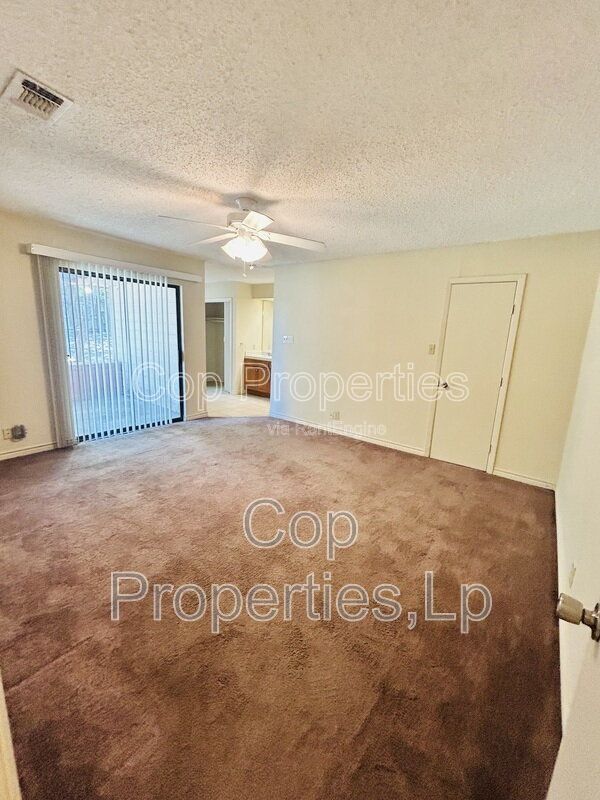 Building Photo - 14810 Ridge Hill Dr
