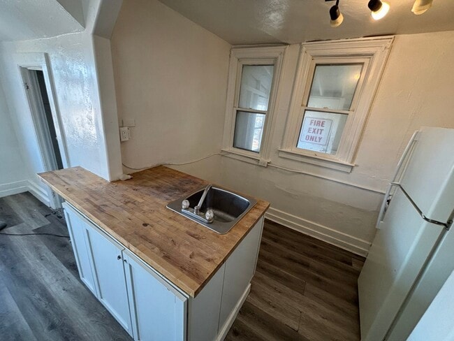 Interior Photo - 218 Kansas St Apartment