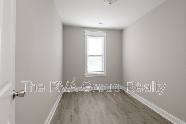 Building Photo - 1808 Mansion Avenue