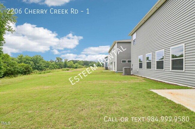 Building Photo - 2206 Cherry Crk Rd