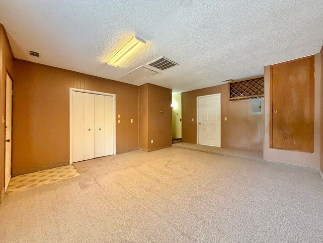 Building Photo - 2110 Warfield Way