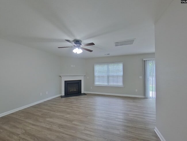 Building Photo - 750 Chariot Way