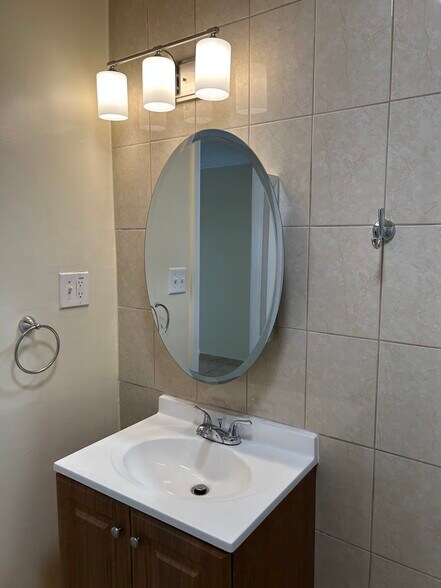 Building Photo - 5332 Buchanan St