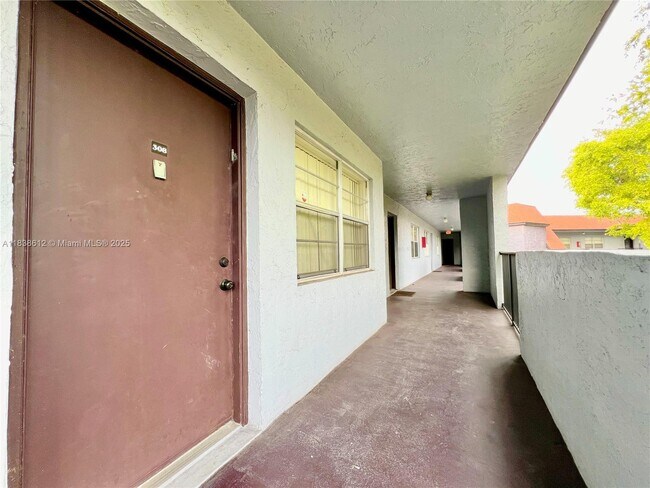 Building Photo - 8450 Lagos De Campo Blvd