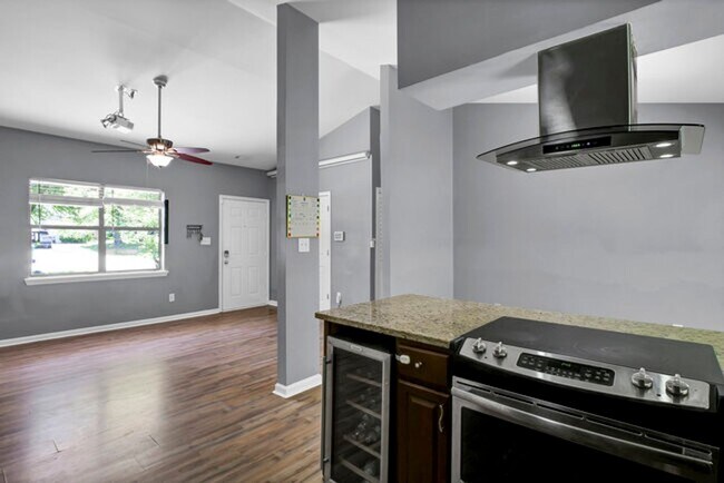 Building Photo - 221 Pollard Dr