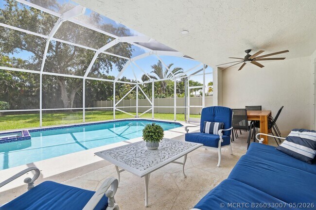 Building Photo - 15600 Rolling Meadows Cir