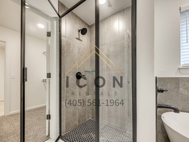 Building Photo - 5108 SE 85th St