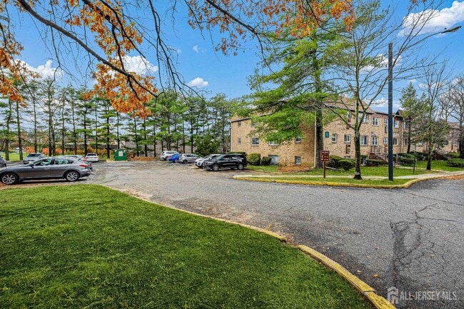 Building Photo - 71 College Dr