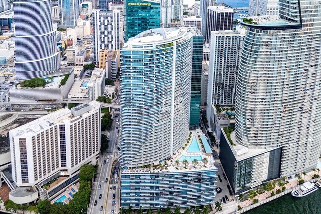 Building Photo - 200 Biscayne Blvd Way