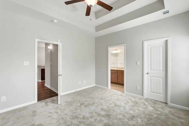 Building Photo - 401 Olde Ivey Square