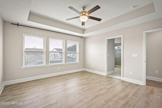 Building Photo - 99 Pondside Ln