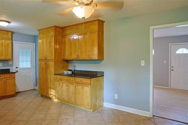 Building Photo - 130 Mimosa Dr