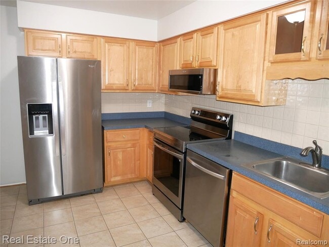 Building Photo - 5082 Buckingham Pl Dr