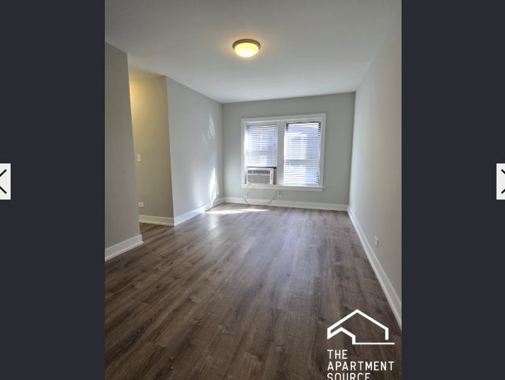 Building Photo - 713 W Brompton Ave