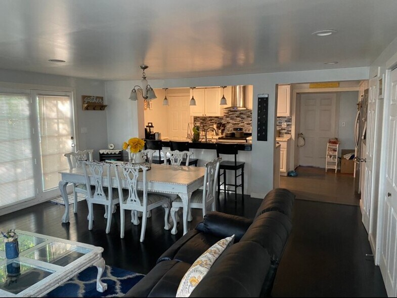 Building Photo - 105 Green Dr