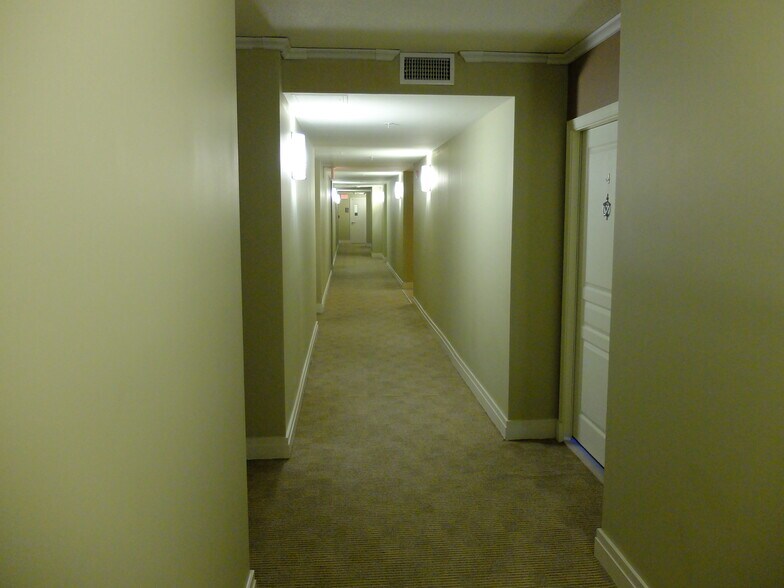 Building Photo - 2451 Midtown Ave