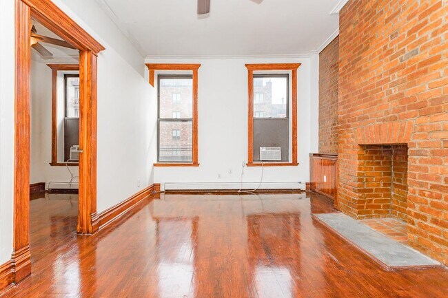 Building Photo - 1079 Broadway