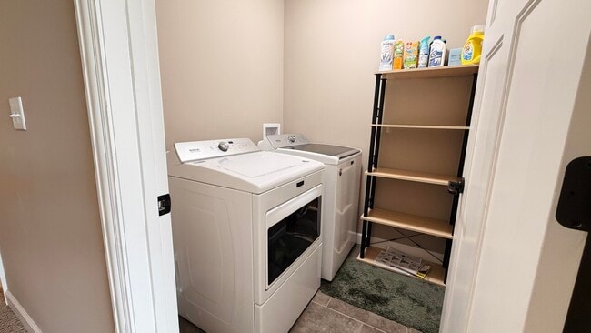 Building Photo - 7406 Rosedown Dr