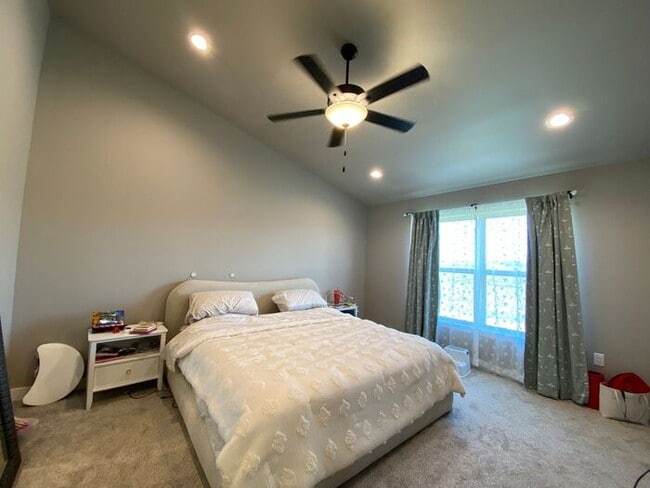 Building Photo - $2,600 | 4 Bedroom, 3.5 Bathroom House | Pets Negotiable | Available for a January 1st, 2026 Move...