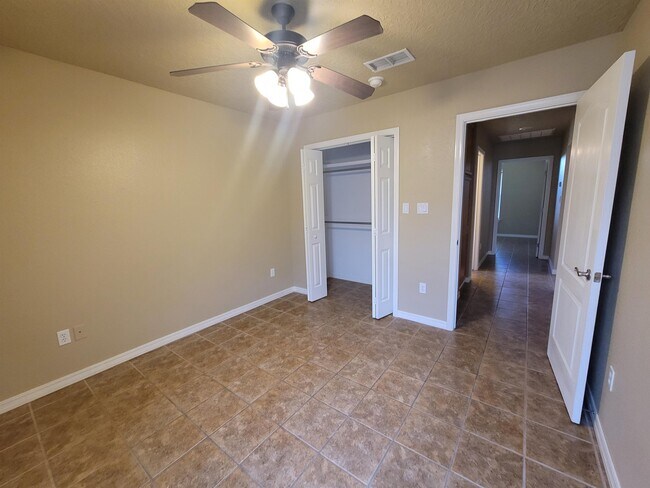 Building Photo - 4520 Sandstone Dr
