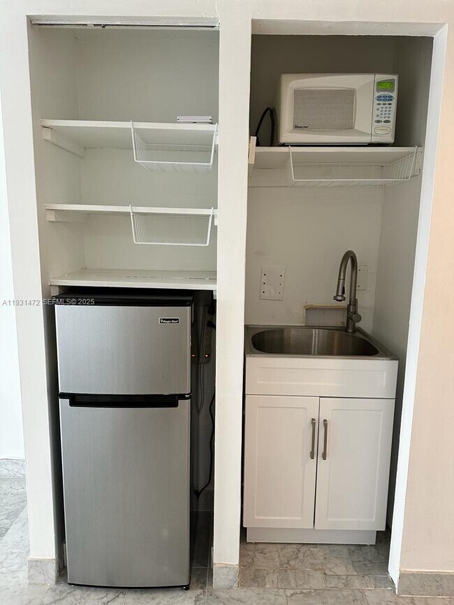 Building Photo - 11111 Biscayne Blvd