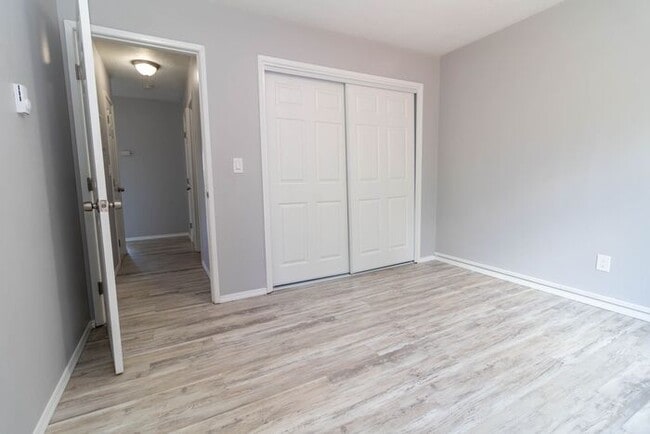 Building Photo - Spacious 2 bedroom apartment at French Cha...