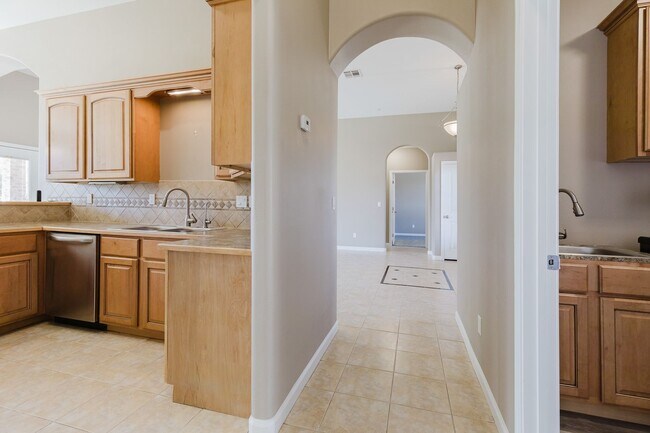 Building Photo - 4060 Wood Loop