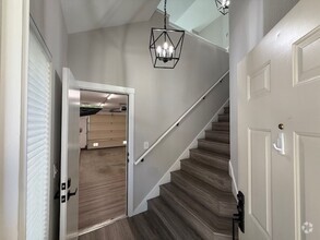 Building Photo - Renovated 1-Bedroom Condo with Updated Fix...