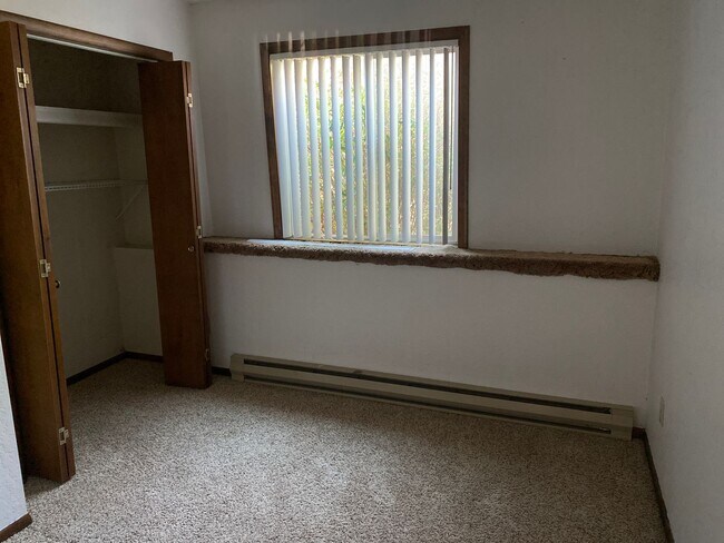 Building Photo - 2030-2040 NW Friel Street