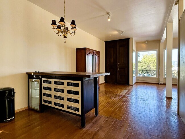 Building Photo - Gorgeous studio for rent in Sausalito!