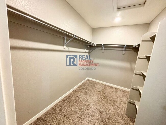 Building Photo - 2051 Rosette Ln