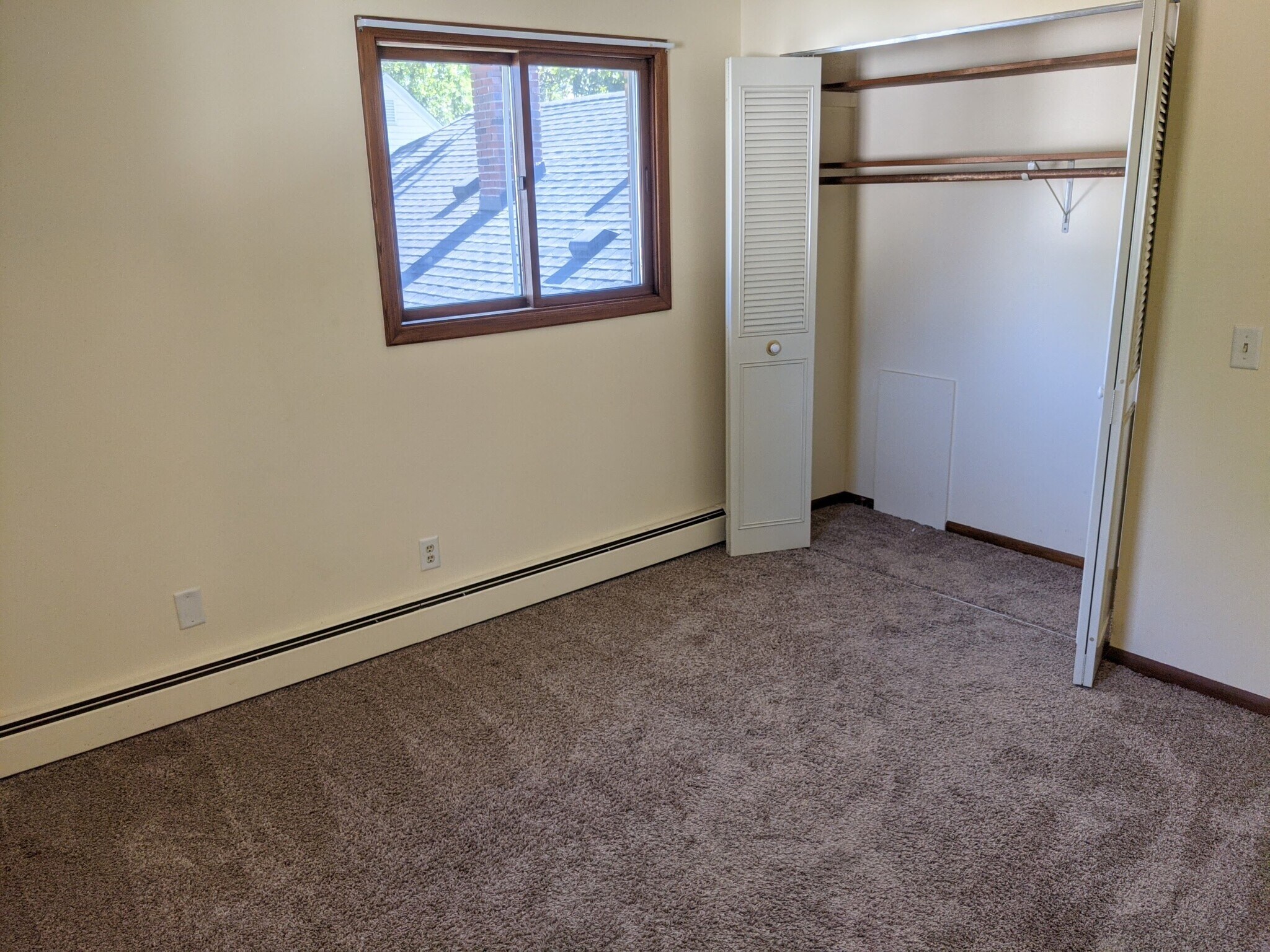 bedroom - 1916 N 44th Ave