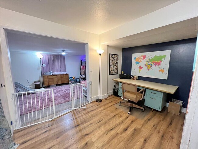 Building Photo - 408 5th St