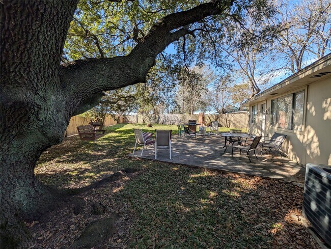 Building Photo - 3435 Creek Grove Dr