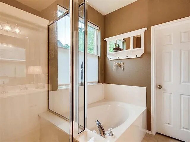 Building Photo - 2221 Speidel Dr