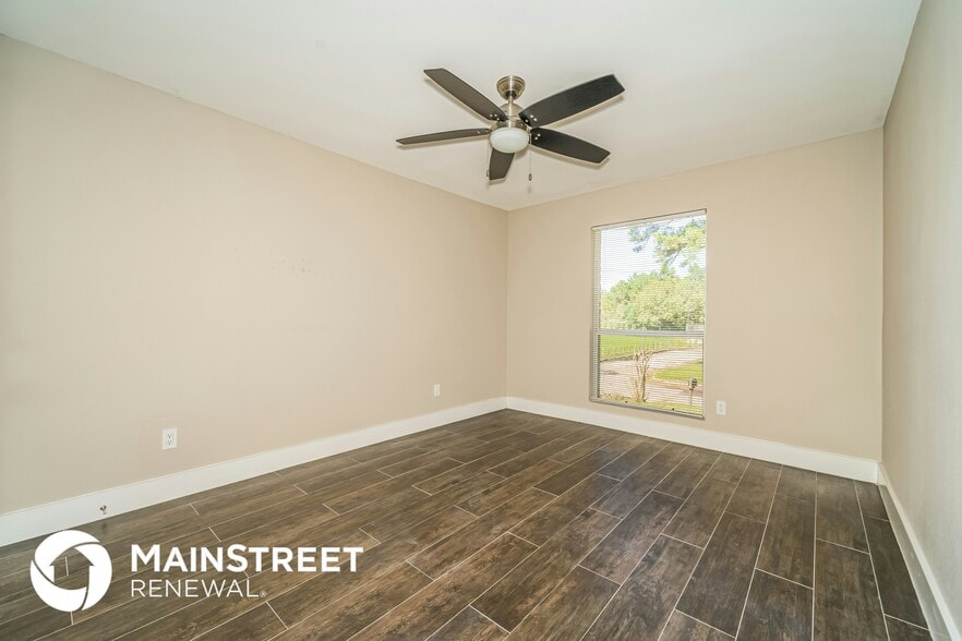 Building Photo - 10074 Woodhollow Dr