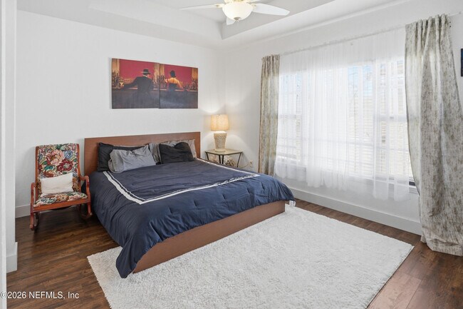 Building Photo - 450 La Travesia Flora