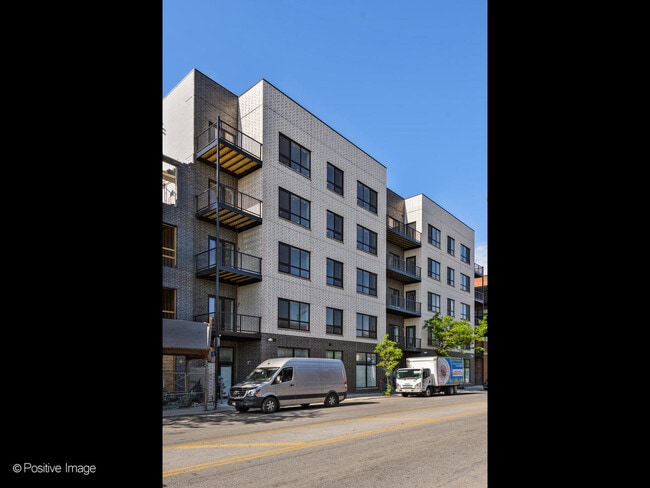 Primary Photo - 2139 W Madison St