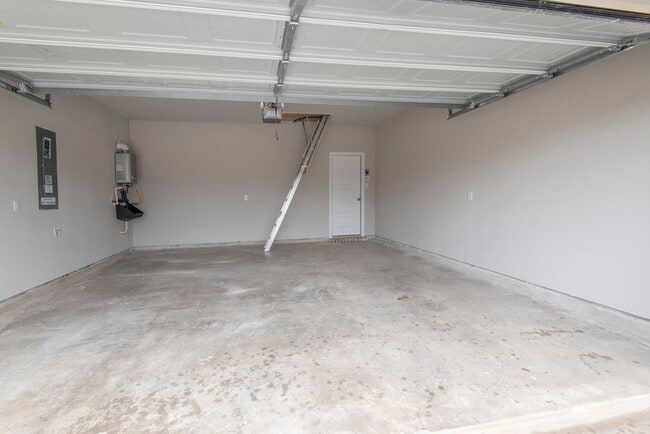 Building Photo - 2301 Ruff Rd