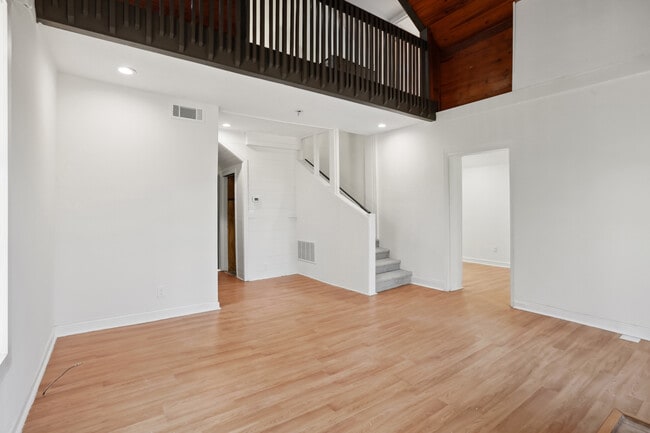 Building Photo - 1512 Flat Shoals Rd