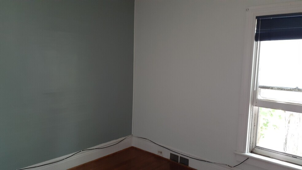 Building Photo - 38 E Union St