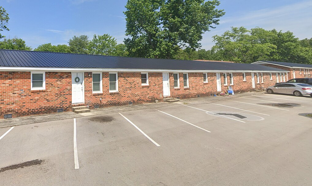 Building Photo - 412 Greggview St