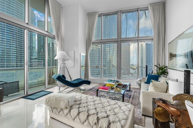 Building Photo - 465 Brickell Ave
