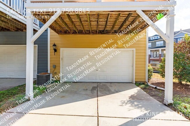 Building Photo - Spacious 4-Bedroom, 2.5-Bathroom Townhouse...